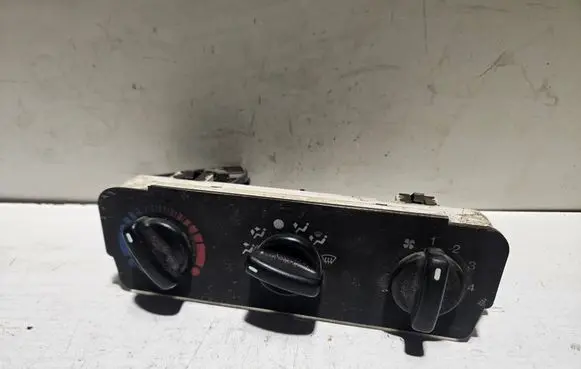 Ford Mondeo MK I Climate control unit 93BW18D451A