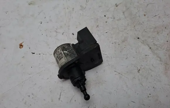Lexus RX 450H Headlight level adjustment motor 8569128011 8651000840 3750079075