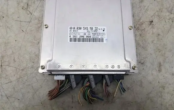 Mercedes-Benz E W210 Engine control unit/module A0305455832