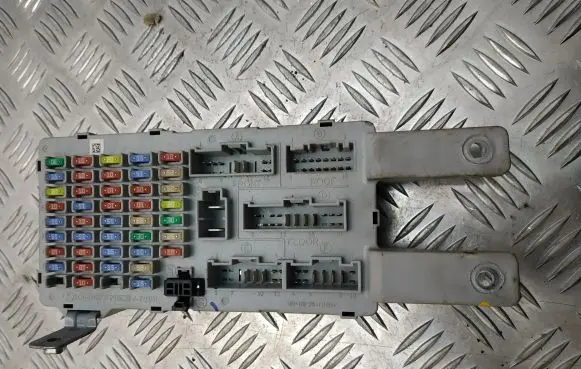 Hyundai Santa Fe Fuse box set 919502B401
