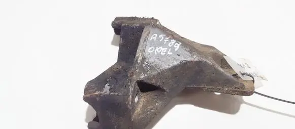 Opel Vectra B Engine mounting bracket