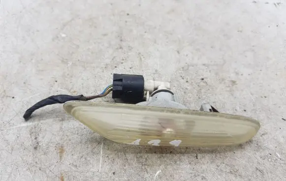 BMW 1 E81 E87 Front fender indicator light 63136932998