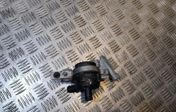 Mercedes-Benz CLA C117 X117 W117 Electric auxiliary coolant/water pump A0005000686 A2465040040
