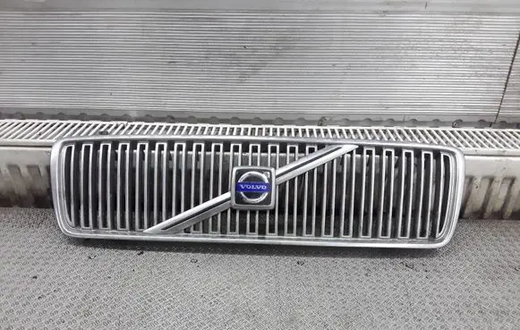 Front bumper upper radiator grill