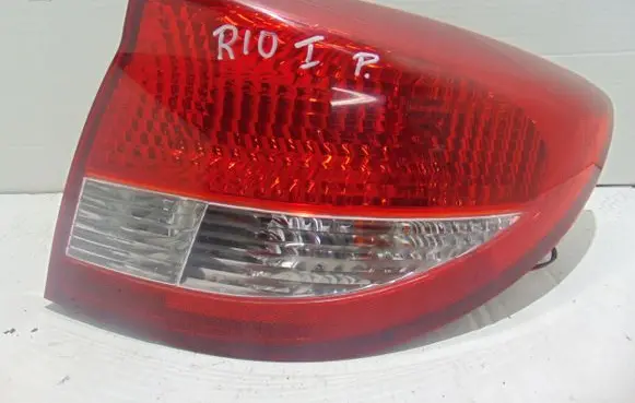 KIA Rio Tailgate rear/tail lights