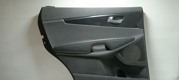 KIA Sorento Rear door card panel trim