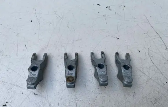 Opel Insignia A Fuel Injector clamp holder