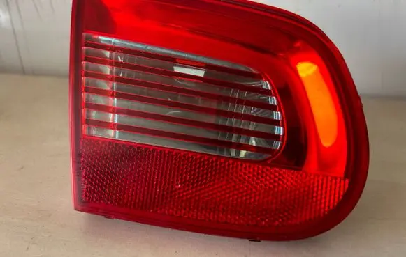 Volkswagen Eos Tailgate rear/tail lights 1Q0945093A