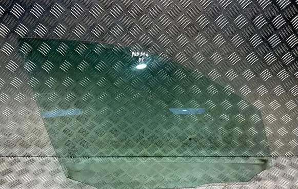 Mercedes-Benz C W204 Front door window glass four-door 43R001582