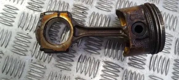 Renault Laguna I Piston with connecting rod