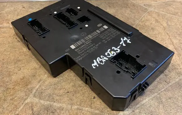 Mercedes-Benz E W212 Central body control module 2129009922