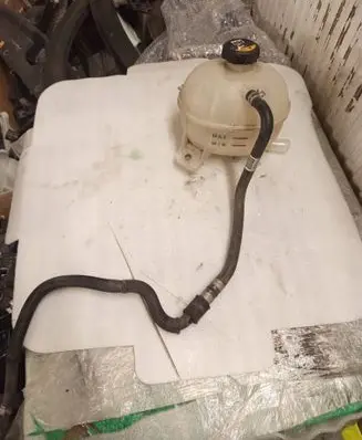 KIA Sportage Coolant expansion tank/reservoir 21430D3500