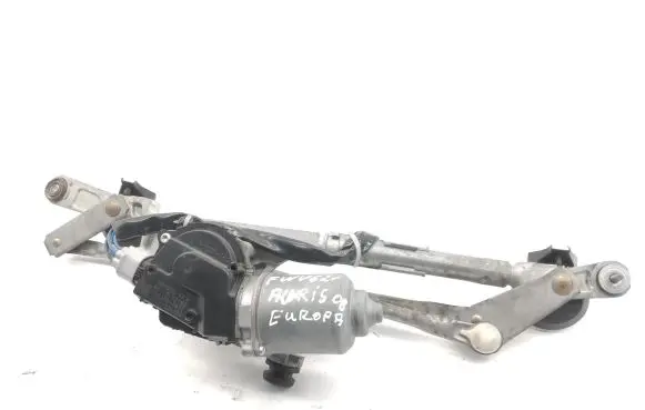Toyota Auris 150 Front wiper linkage and motor 8511002190