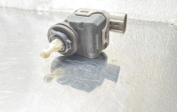 Opel Astra G Headlight level adjustment motor 00787830