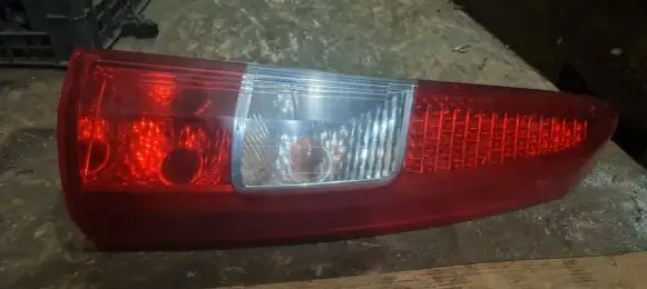 Volvo XC70 Rear/tail lights