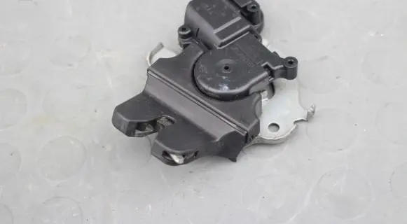 Mitsubishi Lancer X Tailgate/trunk/boot lock/catch/latch