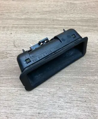 BMW 5 E60 E61 Tailgate trunk handle 7118158 USED