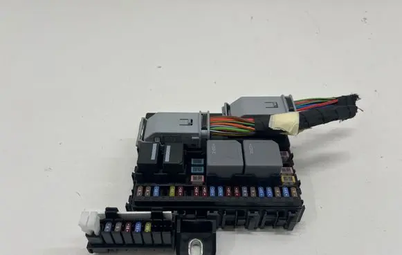 Jaguar I-Pace Fuse module M9D314N030AB