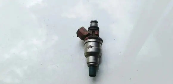 Mazda 323 Fuel injector 1955002120 195500-2120