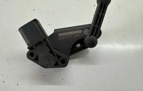 Tesla Model X Air suspension front height level sensor 102794600A 102794600B