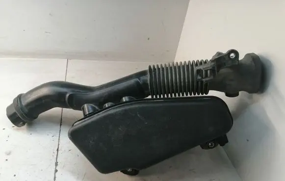 Toyota Prius (XW30) Intake resonator 1789337040