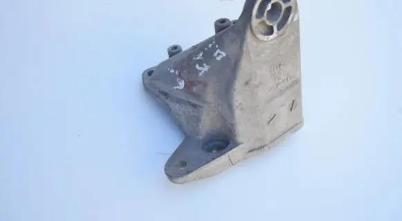 Audi A6 S6 C5 4B Engine mounting bracket 8D0399114AC