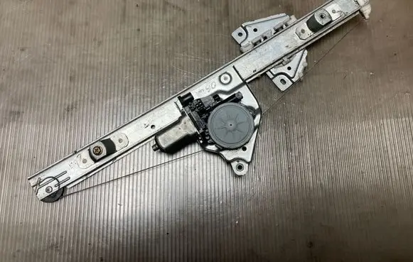 Suzuki Grand Vitara II Rear door window regulator with motor 8343065J00 2621003520