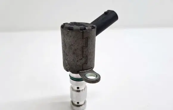 Ford C-MAX II Camshaft vanos timing valve CM5G6C888CA
