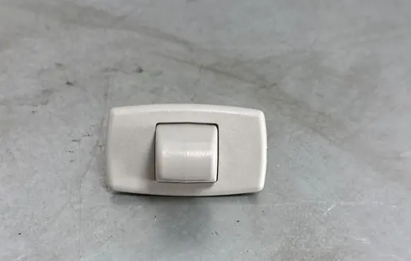 Mercedes-Benz C W205 Sun visor clip/hook/bracket A1668100012