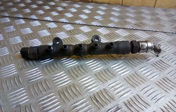 Toyota Avensis T250 Fuel main line pipe