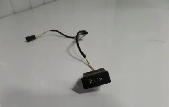 BMW 3 E90 E91 AUX in-socket connector 6930561E90