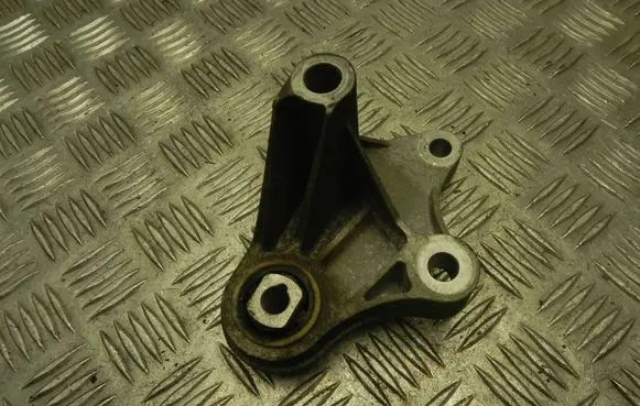 Ford Focus EGR valve cooler bracket CV616P093YE VD21236