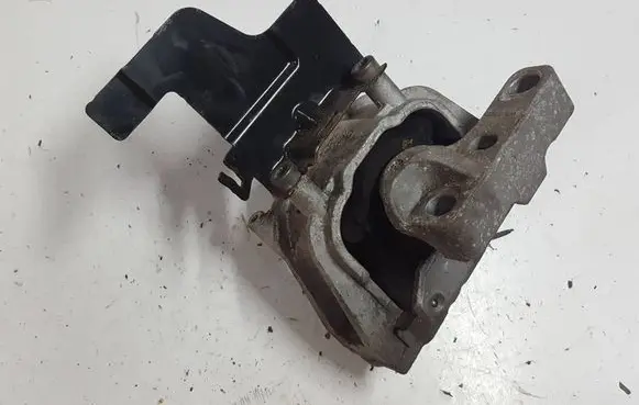 Volkswagen Tiguan Engine mounting bracket 5N0199262L