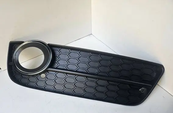 Audi A5 8T 8F Front fog light trim/grill 15053 8T0807682