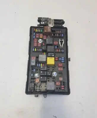 Opel Insignia A Fuse box set 13275882