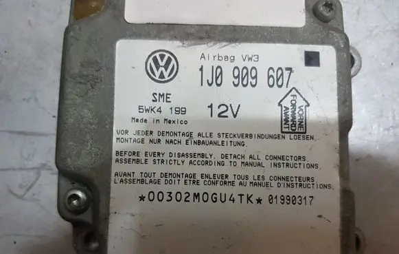 Volkswagen PASSAT B5 Airbag control unit/module 1J0909607 5WK4199