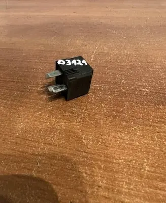 Mercedes-Benz E W210 Other relay A0025421319 D3121