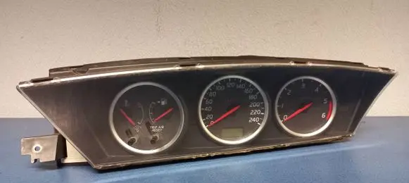 Nissan Primera Speedometer (instrument cluster) AV619