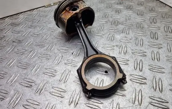 Mercedes-Benz C W204 Piston with connecting rod 0821QB FMG