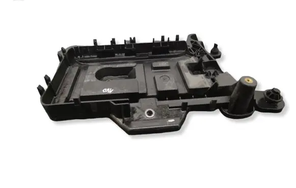 Volkswagen Tiguan Battery tray 1K0915333