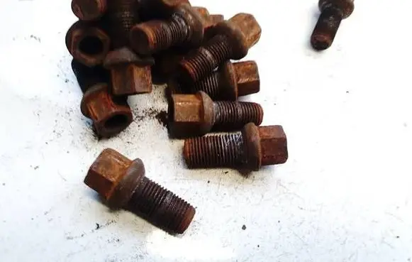 Skoda Octavia Mk2 (1Z) Nuts/bolts 