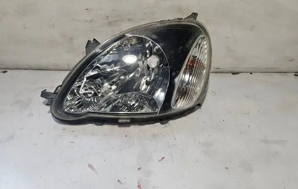 Toyota Yaris Headlight/headlamp 811100D08000 89007614