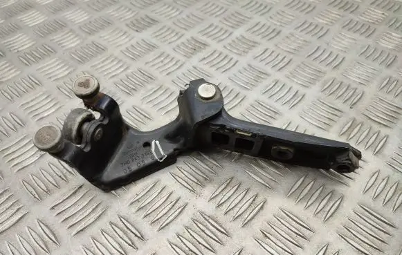 Volkswagen Transporter - Caravelle T5 Sliding door middle roller runner 7H0843336D