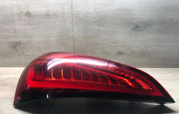 Audi Q5 SQ5 Rear/tail lights AU416PAT2 21240101 8R0945093C