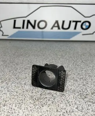 BMW 5 E60 E61 Front parking sensor holder (PDC) 7056873
