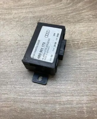 Audi A6 S6 C5 4B Alarm control unit/module 4B0951173