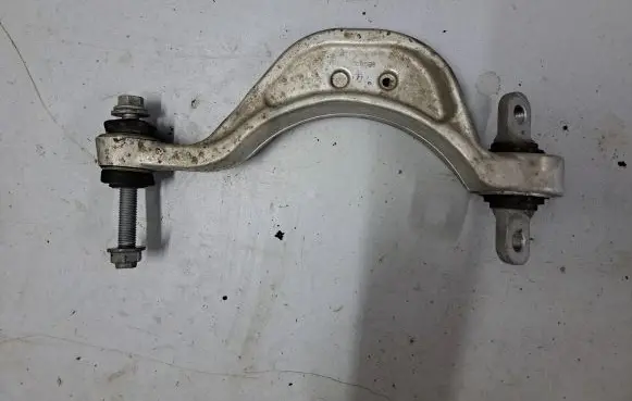 BMW iX Rear upper control arm/wishbone 6892260