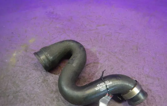 Audi A4 S4 B5 8D Intercooler hose/pipe 8D0145828L
