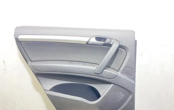 Audi Q7 4L Rear door card panel trim 4L0867305B