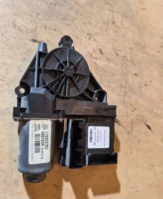 Volkswagen Touran I Front door window regulator motor 1K0959792C 1T0959702